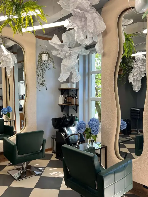 Готовый салон-красоты с командой